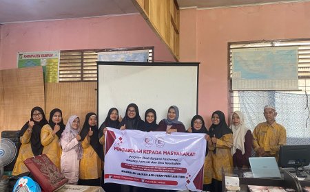 TIM PKM Program Studi D3 Fisioterapi Universitas Abdurrab Edukasi Pelajar