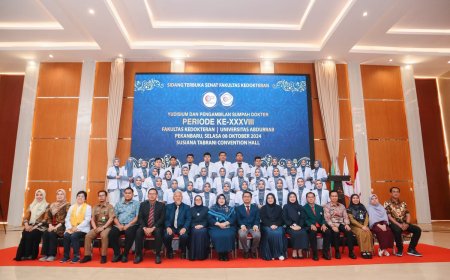 34 Mahasiswa Fakultas Kedokteran Universitas Abdurrab di Yudisium dan Sumpah Dokter, 33 Lulus dengan Predikat Cum Laude 
