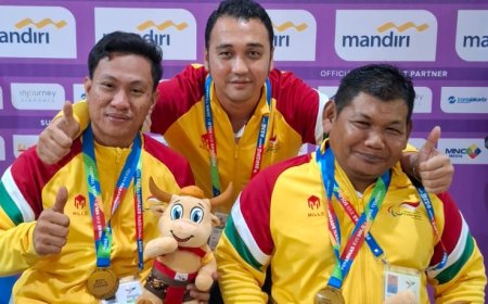 Bermodalkan Latihan Boling Pakai Karpet Merah, Adi Sucipto dan Warsa Alhaju TB 8 Putra Riau Raih Medali Emas