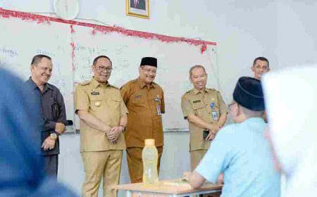 Pj Gubernur Riau Melakukan Kunjungan Mendadak ke SMA 8, Pastikan Proses Belajar Mengajar Berjalan dengan Baik