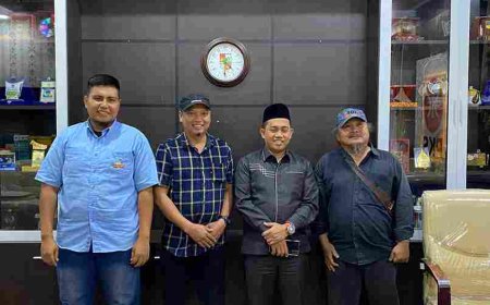 Forum Pemred Riau dan FPB Diskusi Bersama Ketua DPRD Pekanbaru M Isa Lahamid, Ini Pembahasanya