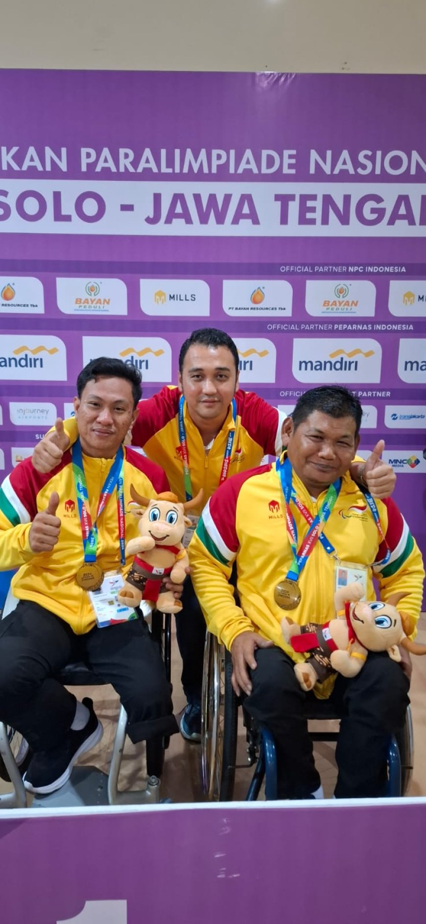 Bermodalkan Latihan Boling Pakai Karpet Merah, Adi Sucipto dan Warsa Alhaju TB 8 Putra Riau Raih Medali Emas