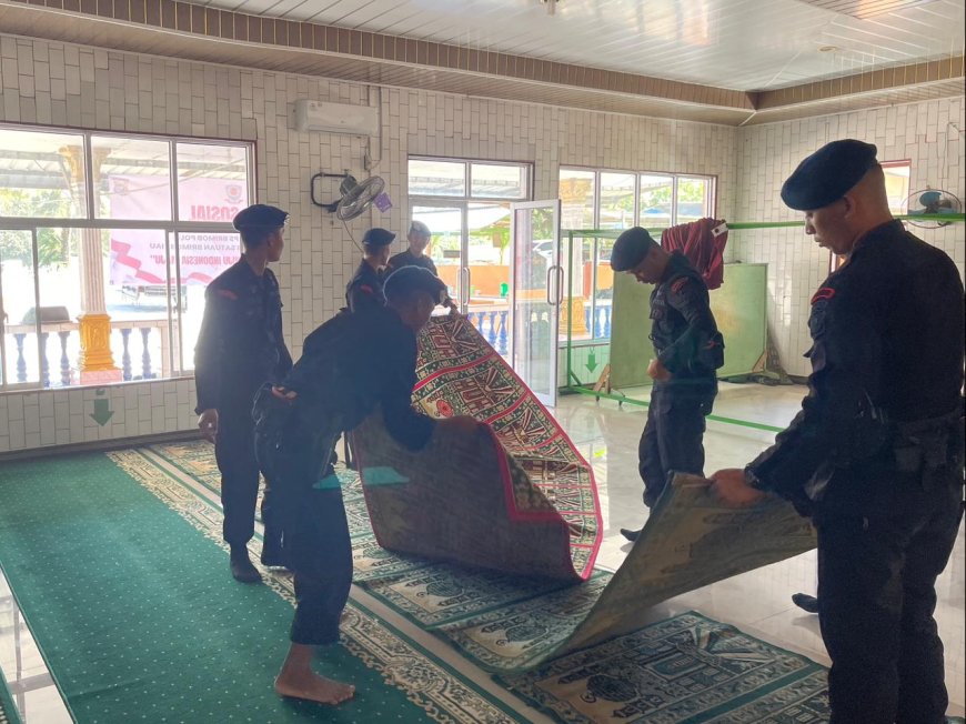 Menjelang HUT Ke - 79 Korps Brimob Polri, Batalyon B Pelopor Satuan Brimob Polda Gelar Gotong Royong