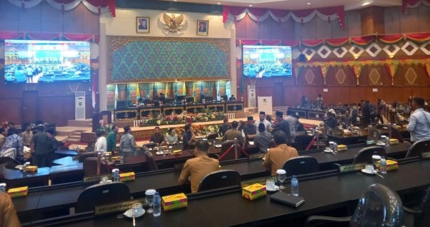 Paripurna DPRD Riau Penyusunan AKD Sempat Molor, Ini Susunannya......