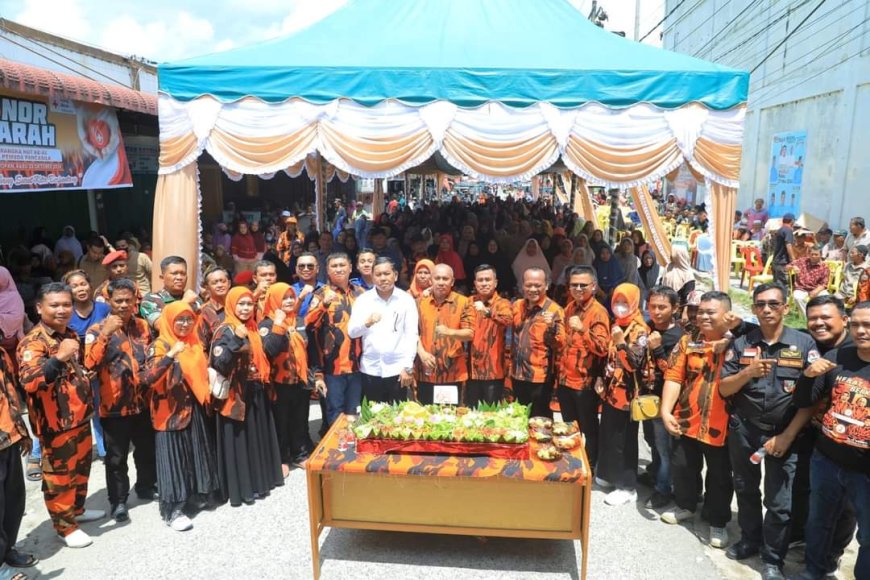 Meriahkan Hut 65, MPC PP Labura Bagikan Tali Asih Buat Kaum Dhuafa, Yatim & Abang Becak. 