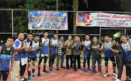 Disambut Ribuan Warga, Raja Haryono Hadir Meriahkan Final Volly Ball Redang Seko