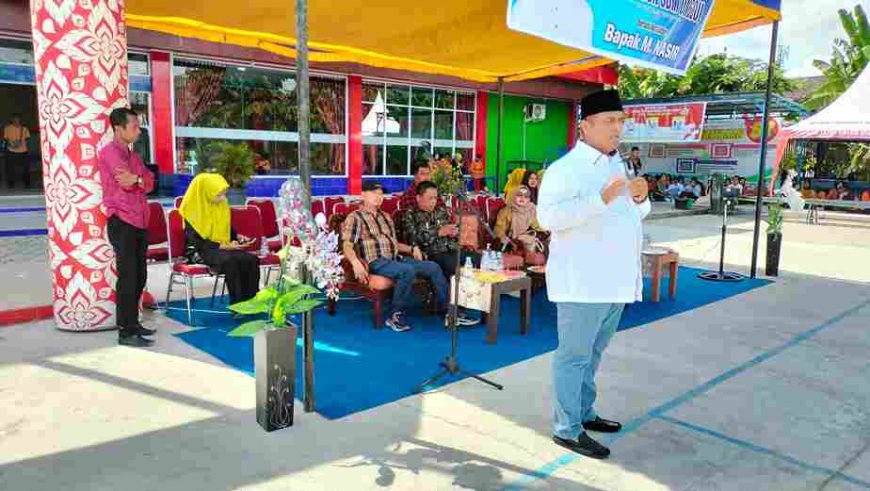 SMK Akbar Pekanbaru Gelar Seminar Motivasi " Membangun SDM Unggul, Hadirkan M Nasir di Tengah-tengah Anak Didik
