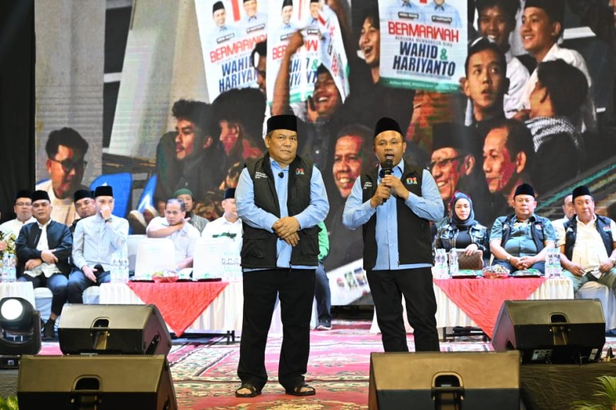 Ribuan Pendukung Wahid-Hariyanto Teriakan Kemenangan di Tablik Akbar UAS di Pekanbaru