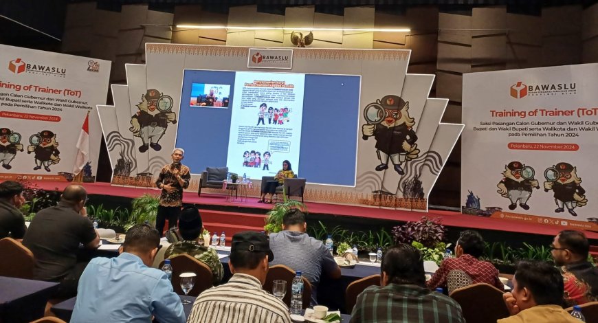 Training of Trainer  untuk Saksi Pasangan Calon resmi dibuka oleh Ketua Bawaslu Riau alnofrizal