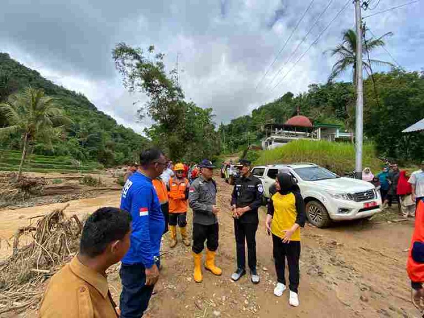 Pastikan Evakuasi dan Pembersihan Material Berjalan Lancar, Bupati Safaruddin Terjun Langsung ke Lokasi Bencana