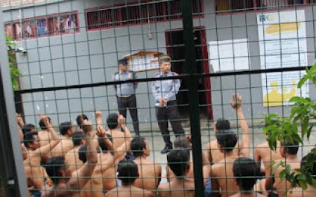 Petugas Rutan Rengat Bersama APH Geledah Kamar dan Tes Urine Warga Binaan