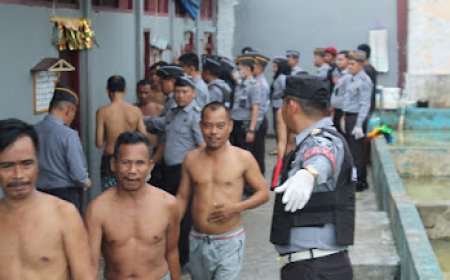 Jelang Natal dan Tahun Baru, Rutan Rengat Razia Kamar Hunian Warga Binaan