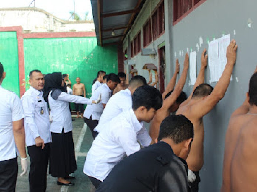 Implementasi Program Akselerasi Menteri Imipas Rutan Rengat Gelar Razia Blok Hunian