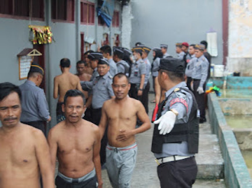 Jelang Natal dan Tahun Baru, Rutan Rengat Razia Kamar Hunian Warga Binaan