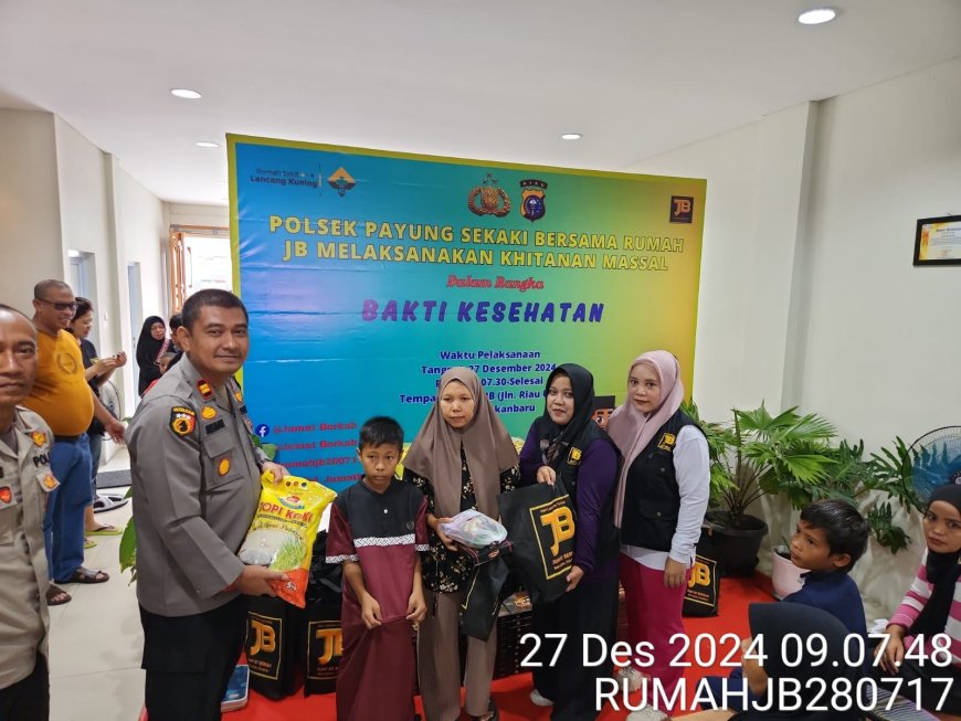 Sukses Polsek Payung Sekaki bersama Rumah Jumat Berkah Gelar Khitan Massal Gratis, ini yang Diberikan Kapolsek 