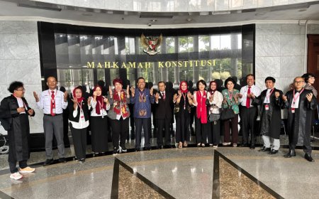 MK Kabulkan Uji Materi Jabatan Notaris Hingga 70 Tahun