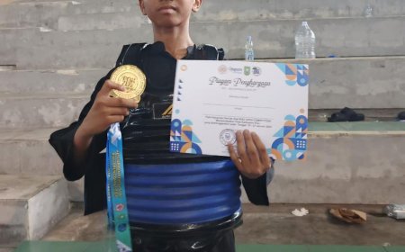 Habieyan Azka santri Ponpes Tahfidzul Qur'an Darul Zakir Alwi Dolok Masihul Raih Medali Emas di Kejuaraan Pencak Silat Riau Open 2025