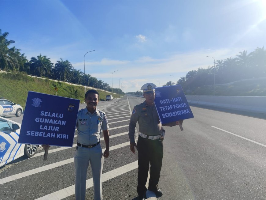 Satlantas Polres Siak Pantau Arus Balik Nataru 2025 di Tol Pekanbaru-Dumai 