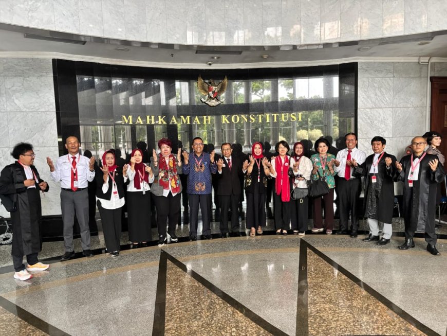 MK Kabulkan Uji Materi Jabatan Notaris Hingga 70 Tahun