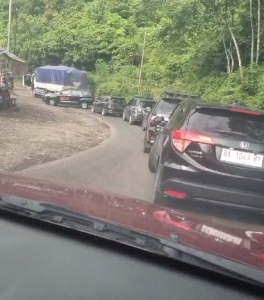 Jalan Rusak di Lintas Sumbar-Riau Diduga Dimanfaatkan Pemalak, membuat Resah Pengendara