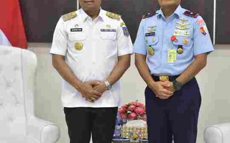 Jelang Akhir Masa Jabatan, Pj Gubri Sambangi Lanud Roesmin Nurjadin