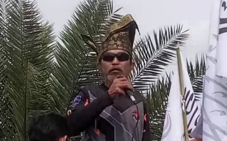 Warga Tuah Madani Desak Pemkot Pekanbaru Tutup Chromatic Family Karaoke