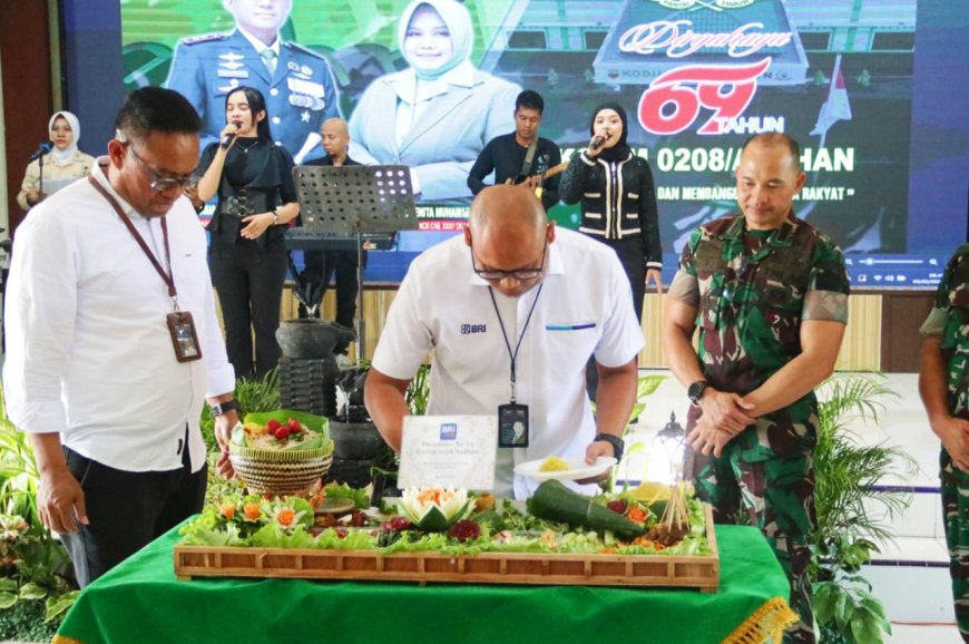 BRI BO Kisaran Berikan Tumpeng di HUT ke-69 Kodim 0208/Asahan, Perkuat Sinergitas dengan TNI