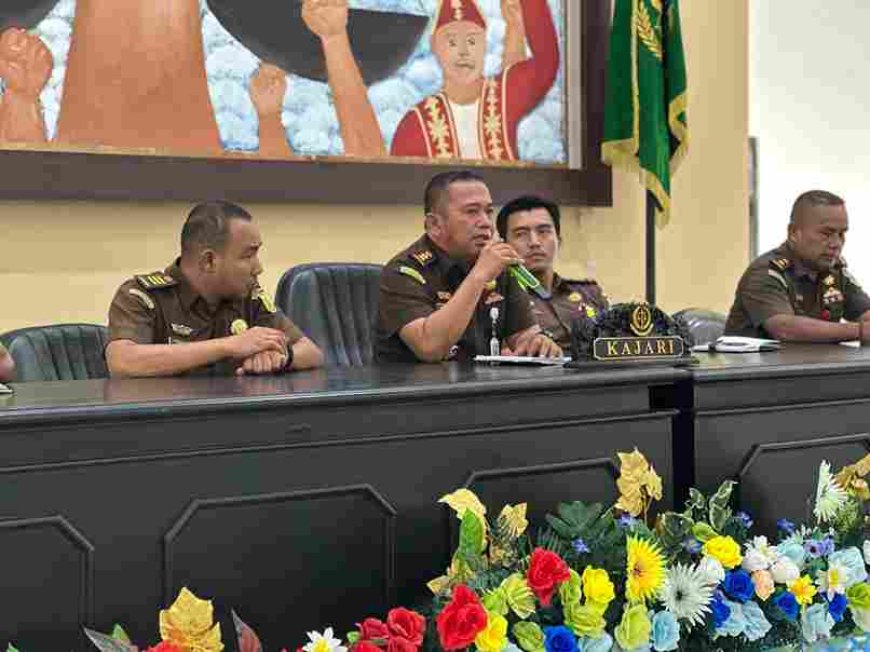 Plt Kajari SBB Pimpin Paripurna Monitoring dan Evaluasi Capaian Kinerja Triwulan I