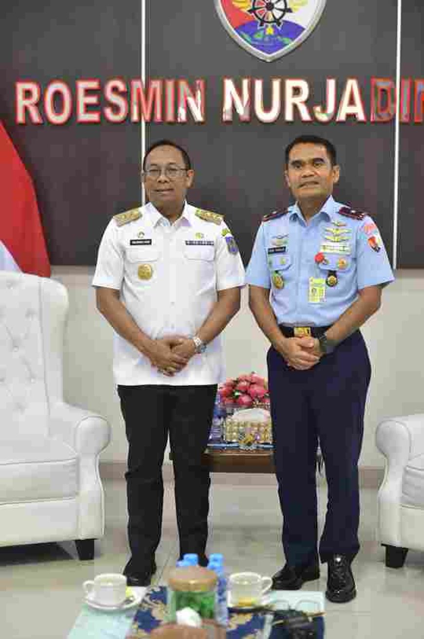 Jelang Akhir Masa Jabatan, Pj Gubri Sambangi Lanud Roesmin Nurjadin