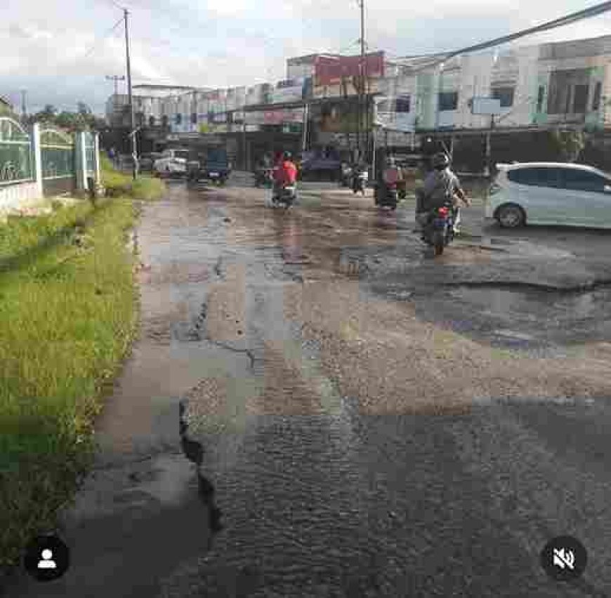 Banjir Kembali Landa Jalan Sepakat Kota Pekanbaru, Warga Desak Perbaikan Drainase
