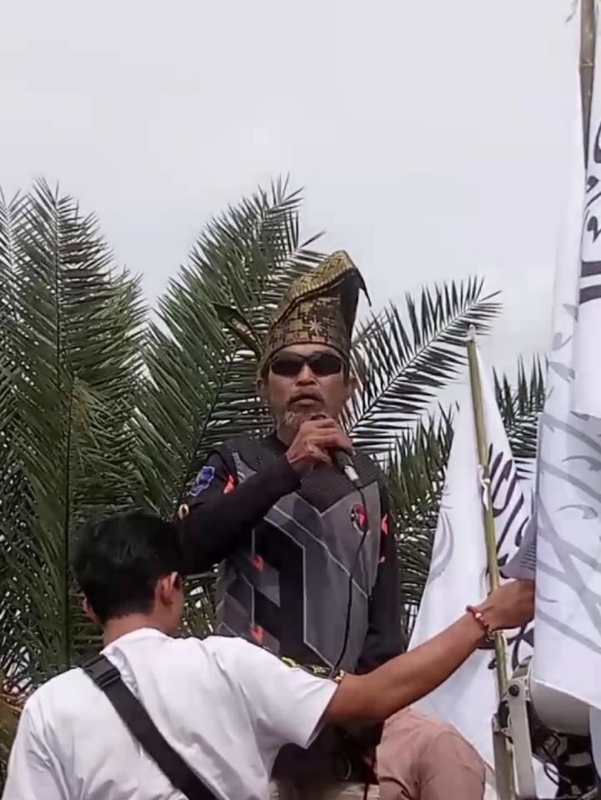 Warga Tuah Madani Desak Pemkot Pekanbaru Tutup Chromatic Family Karaoke