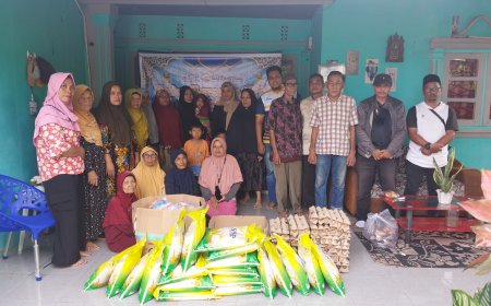 Forum Pemred Riau Gelar Aksi Sosial Berbagi Sembako untuk Kaum Dhuafa di Bulan Ramadan