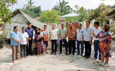 Maruli Siahaan Bawa Harapan untuk Indra Lubis, Warga Serdang Bedagai yang Kehilangan Rumah Akibat Bencana
