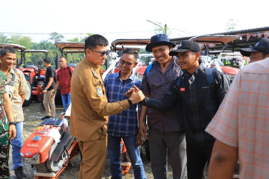 Pemkab Labura Salurkan 139 Unit Alsintan untuk Dukung Swasembada Pangan