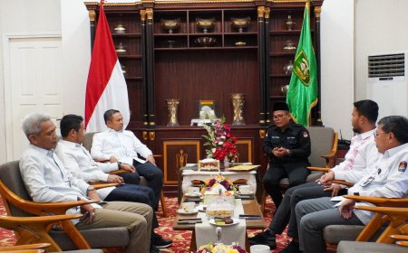 KPU Riau Kembalikan SILPA Rp53,7 Miliar ke Pemprov: Wujud Transparansi dan Efisiensi Pilkada 2024