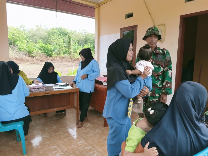 Babinsa Koramil 02/SA Sertu Dedy Follow Up/Mengunjungi Anak Asuh Stunting