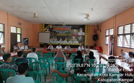 Camat Koto Kampar Hulu Pimpin Rapat Percepatan Pembentukan Koperasi Desa Merah Putih
