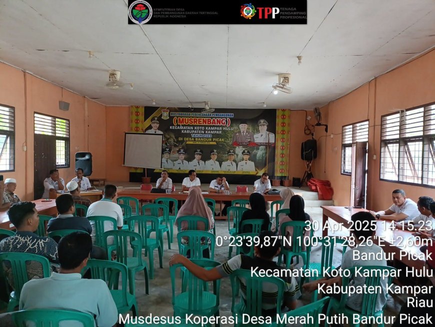Camat Koto Kampar Hulu Pimpin Rapat Percepatan Pembentukan Koperasi Desa Merah Putih