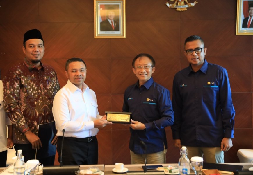 Gubernur Riau Dan Kepala Daerah Se-riau Desak Percepatan Elektrifikasi, Pln Siap Tuntaskan Target 2026
