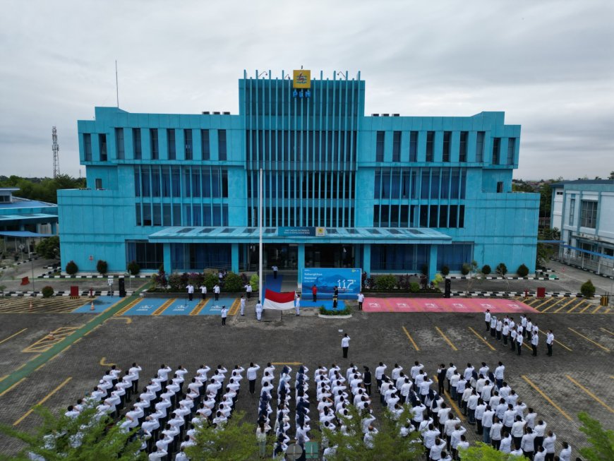 Semangat Kebangkitan Nasional di Tengah Transformasi Energi: PLN Group Regional Riau Gelar Upacara Harkitnas ke-117