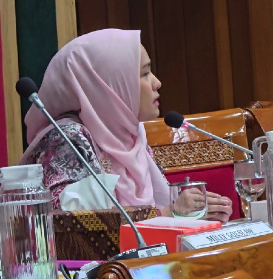 Komisi X DPR RI Dorong Revisi UU Sisdiknas: Perjuangkan Nasib Guru Honorer dan Operator Sekolah