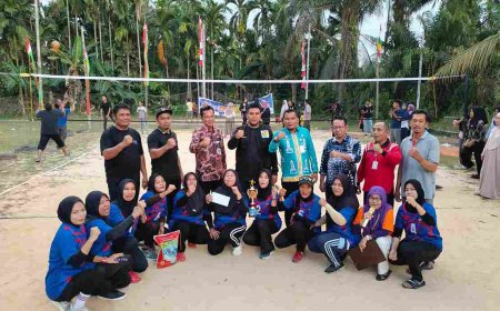 RW 10 Pebatuan Sukses Gelar Penutupan Voli Putri untuk HUT ke-9 Riauantara dan Hari Jadi Pekanbaru ke-241