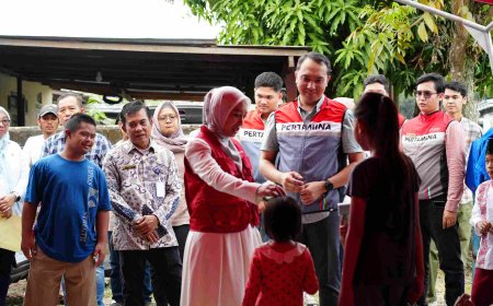 Pertamina Salurkan Bantuan Korban Kebakaran di Palembang