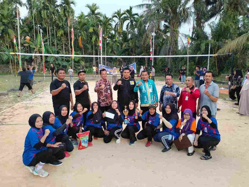 RW 10 Pebatuan Sukses Gelar Penutupan Voli Putri untuk HUT ke-9 Riauantara dan Hari Jadi Pekanbaru ke-241