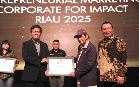 PLN UID Riau-Kepri Raih Penghargaan di Indonesia Marketing Festival 2025