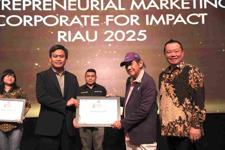 PLN UID Riau-Kepri Raih Penghargaan di Indonesia Marketing Festival 2025