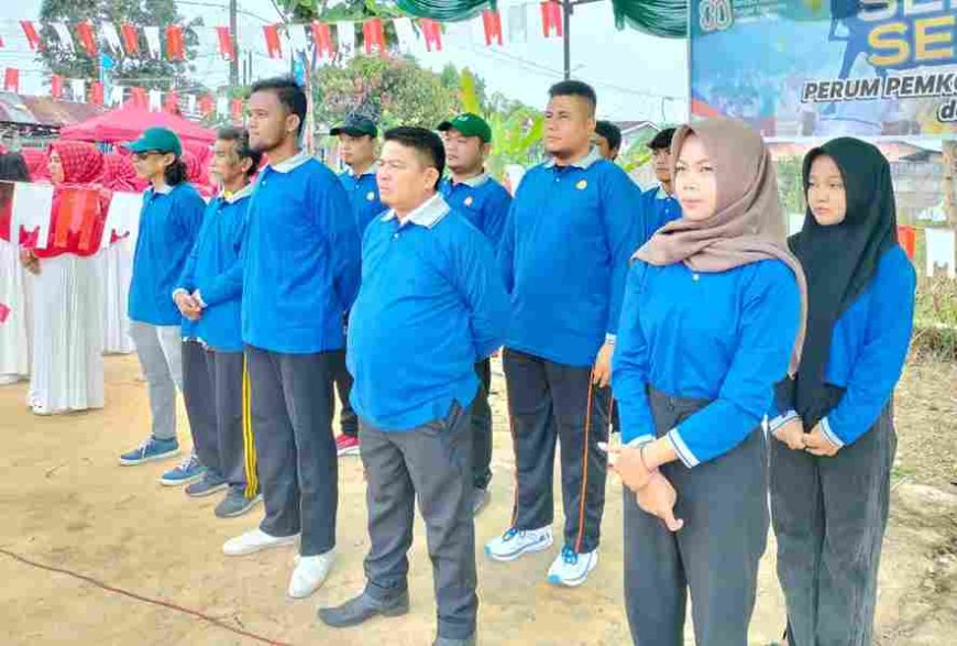 Karang Taruna Kelurahan Sialang Rampai Hadiri Upacara HUT RI ke-80 di RW 01