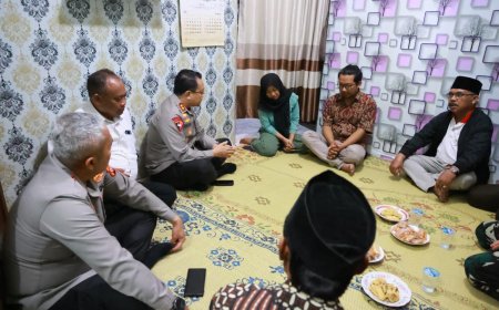 Kapolda DIY Melayat ke Rumah Duka Mahasiswa Amikom yang Meninggal Usai Aksi Unjuk Rasa