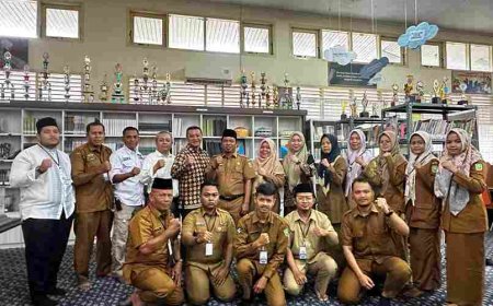 Kepala SMAN Plus Riau Buka Pelatihan Pengasuhan Asrama Berbasis Kepemimpinan