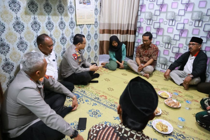 Kapolda DIY Melayat ke Rumah Duka Mahasiswa Amikom yang Meninggal Usai Aksi Unjuk Rasa